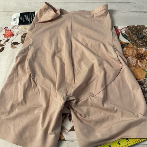 Miraclesuit highwaisted shape wear. Size 3x NWT. - Picture 7 of 8